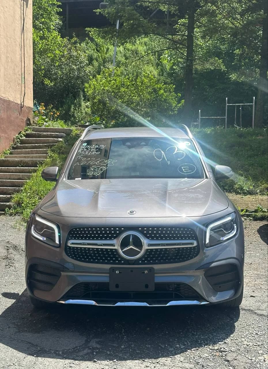 Mercedes-Benz GLB 180